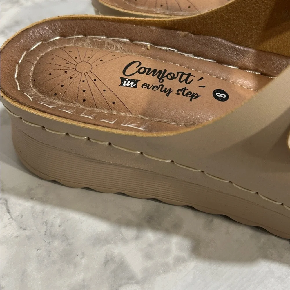 UNBRANDED WOMENS DOUBLE BUCKLE STRAP SANDALS CREAM SZ 8